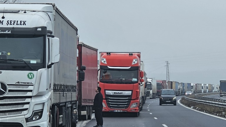 Нови блокади: Протест на превозвачи затвори за камиони границите със Сърбия и Северна Македония