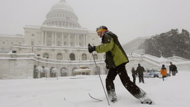 Ледникова епоха в САЩ: Мощната снежна буря взе първите си 11 жертви (снимки)