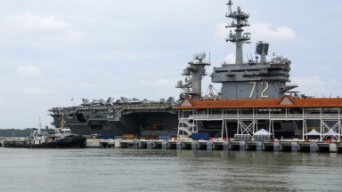 Американската армада пристигна в Близкия изток