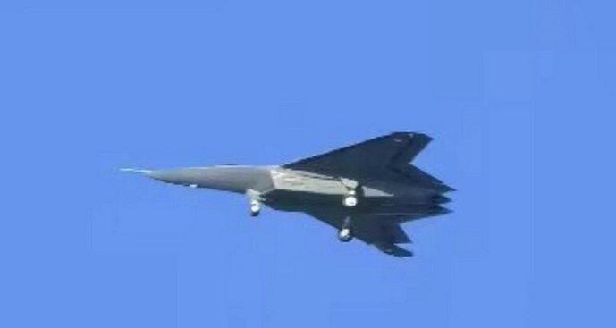 Китайският J-50