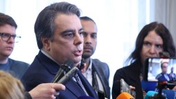 Асен Василев: ПП-ДБ с ГЕРБ и Румен Радев - категорично не, ако той иска, да ни подкрепи