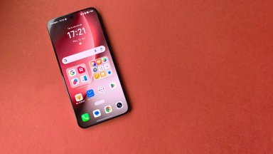 Неунищожимият HONOR Magic8 Lite чупи орехи (видео)