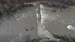Нощ под полицейска охрана в Ардино, реката спадна, но рискът остава