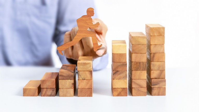 Паузите в трудовия стаж не са табу. Как да ги обясним на нов работодател   