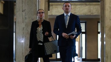 Несъответствия в обвинението спряха делото срещу Портних и Пасев (снимки)