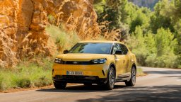 Ford предлага по-голям автономен пробег за Capri и Explorer