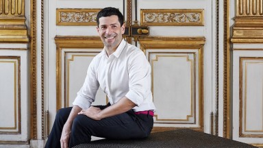 Френски дизайнер представи виртуална колекция, създадена с изкуствен интелект