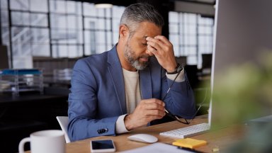 Вълна от самоубийства залива Индия след масовото въвеждане на AI