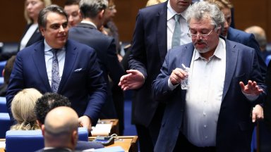 Асен Василев влиза от Пловдив, Манол Пейков остава извън парламента