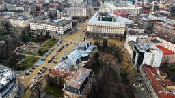 Безплатно паркиране и удължено работно време на градския транспорт в София за Великден