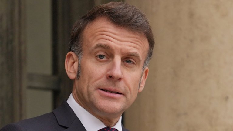 Макрон свали очилата "в стил Том Круз" 