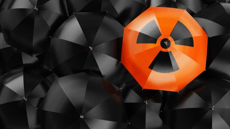 Европа обсъжда собствен ядрен чадър на фона на напрежение със САЩ