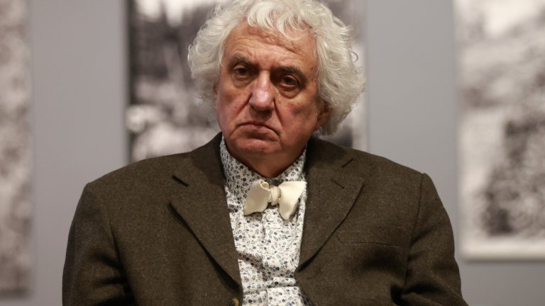 Образователен тур с доц. Георги Лозанов в изложбата "Повече от една снимка. История на българската фотография през ХХ век"