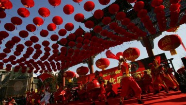 Живописни жп маршрути, круизи и спорт: Новият план на Китай да накара потребителите да харчат