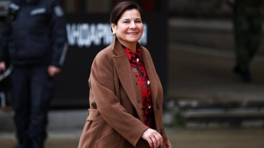 Последният от "домовата книга" каза "да": Йотова избира служебен премиер сред петима