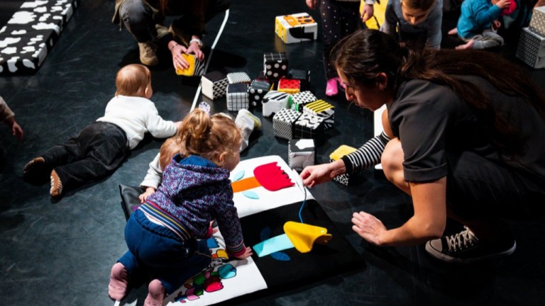 Камбана Арт представя Куклен спектакъл за бебета "ZèbrO"на Театър "Zapoï"