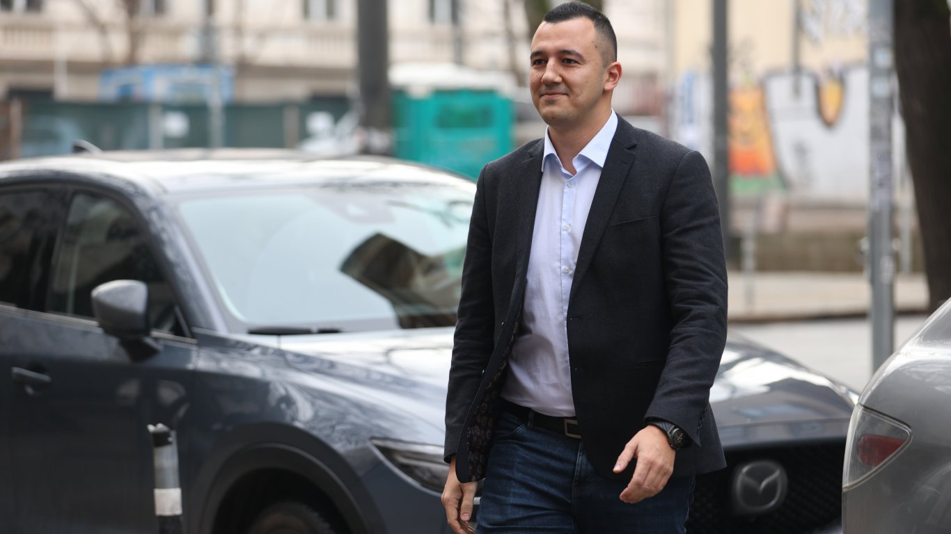Габриел Вълков, депутат и председател на Младежкото обединение в БСП