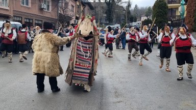 Джамал гони злите сили и благославя за здраве и плодородие в русенското село Кошов
