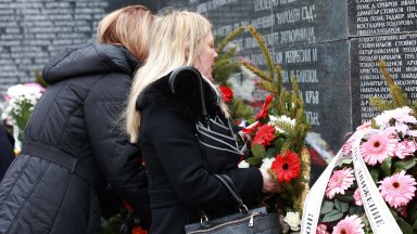 България почита паметта на жертвите на комунистическия режим (снимки)