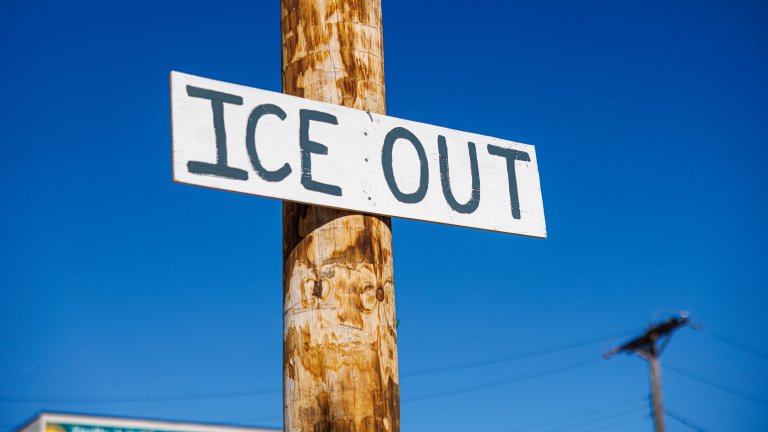 Френска компания продава американското си подразделение заради договор с ICE