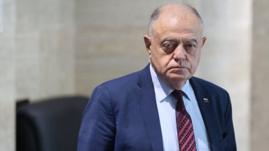 Ген. Атанасов: Събира се Инициативен комитет за издигане на Гюров за президент