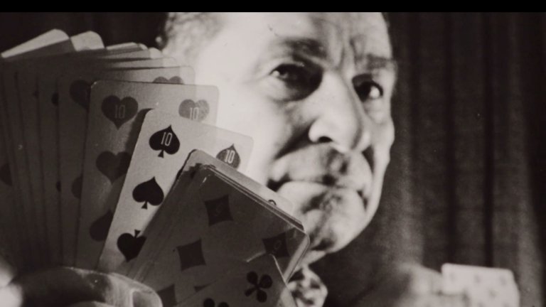 "Семката - филм за Мистър Сенко": Магията не съществува, всичко е в ловкост на ръката и тайната на реквизита