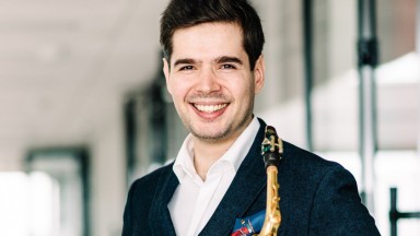 Емблематичен концерт за саксофон от Джон Уилямс звучи в зала "България" дни преди рождения му ден