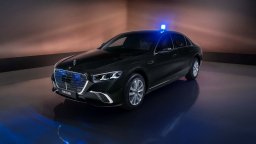 Новата бронирана S-класа на Mercedes-Benz запазва двигателя V12
