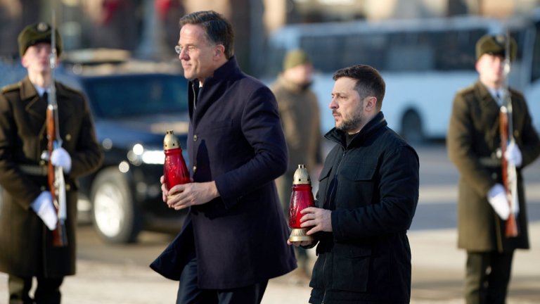 Въздушна тревога в Киев по време на визитата на шефа на НАТО (снимки)