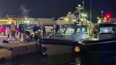 15 жертви след сблъсък между лодка с мигранти и патрулен катер край гръцкия остров Хиос