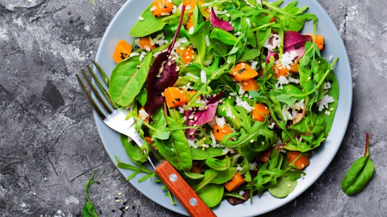 Салата с печена тиква и рукола