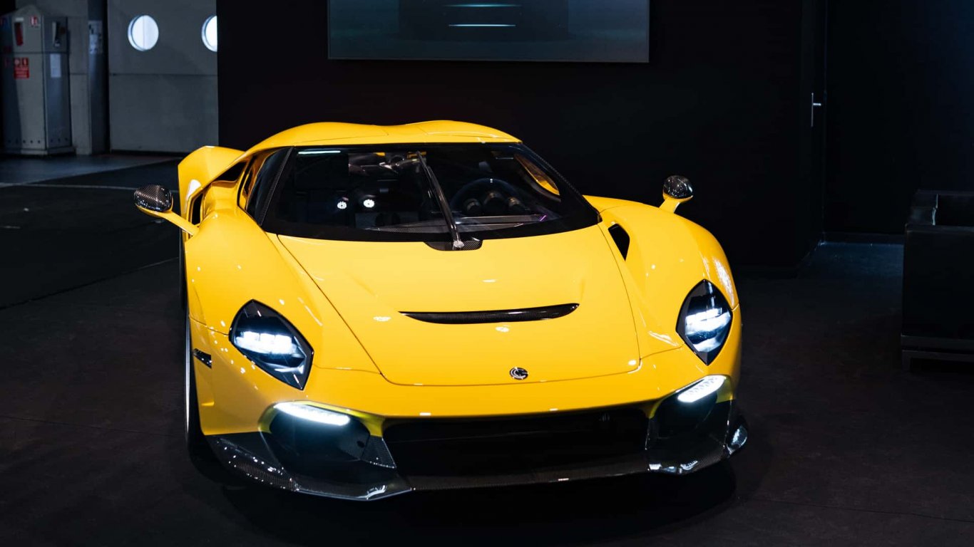 Capricorn представи втори прототип на хиперкара 01 Zagato в Париж