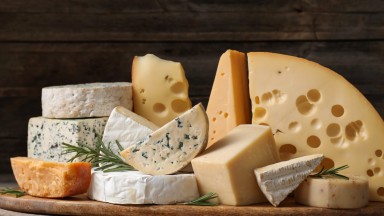 Как да съхраняваме деликатните сирена, така че да останат с добри вкусови качества