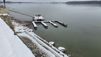 Баржа потъна частично край Гюргево и замърси района на Дунав с нефт