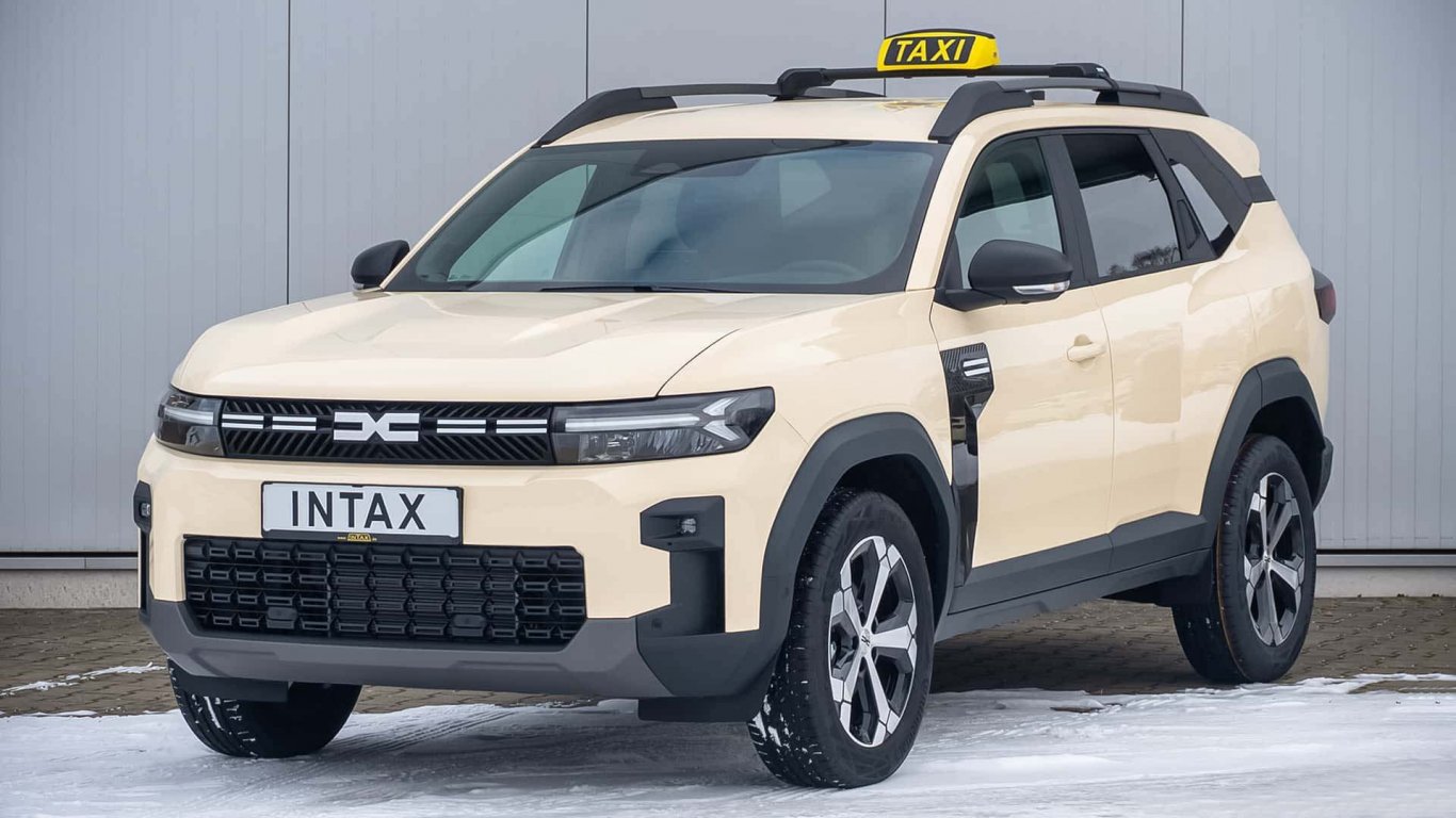 Dacia Bigster се превърна в такси с огромен багажник