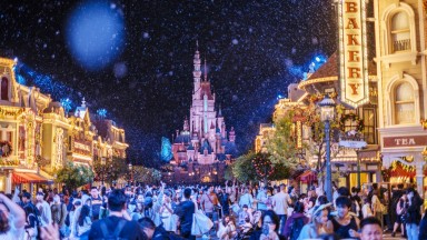 "Дисниленд" отваря Haunted Mansion за сватбени церемонии