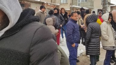 Протести и искане за линч в Лом за пуснатия обвинен в блудство с две малки деца (видео)