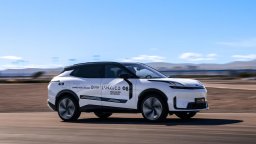 Lynk & Co 08 постига световен рекорд на Гинес