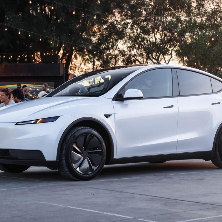 Tesla Model Y вече има и достъпна версия със задвижване на всички колела