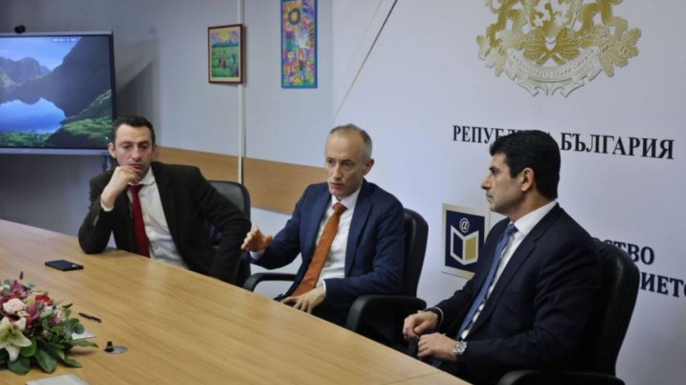 БФС подписа споразумение със спортното и културното министерства за развитие на децата