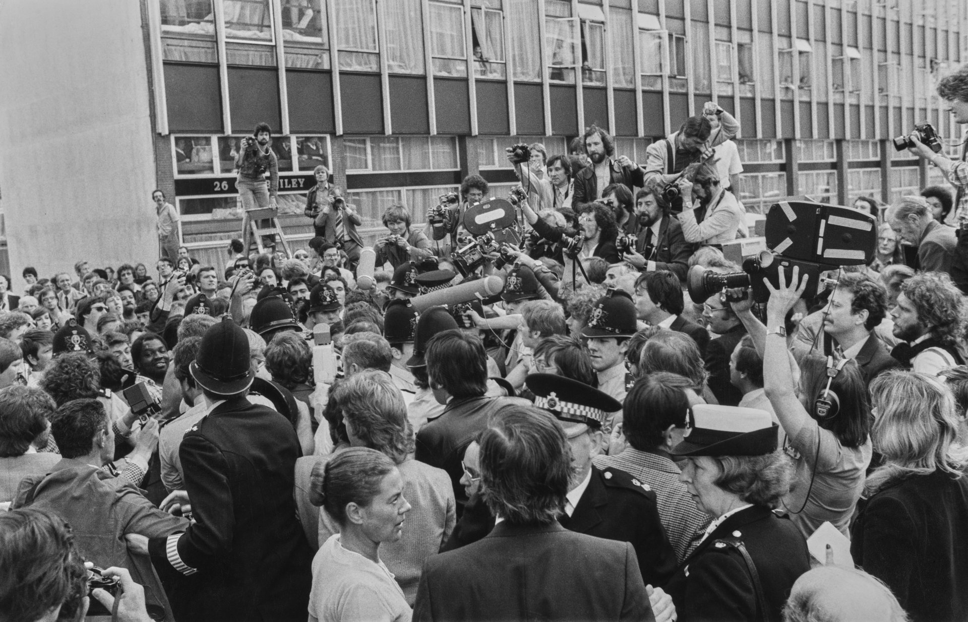 Пресата пред Централния наказателен съд на Англия след като Джеръми Торп е обявен за 