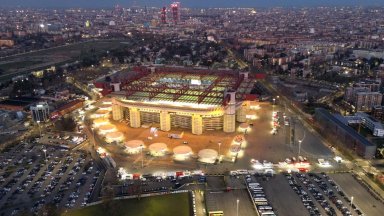 Денят на Петте кръга дойде. Целият свят "Сан Сиро" гледа, но този път не заради футбол