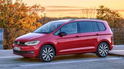 Volkswagen Touran се готви за пенсиониране след 23 години