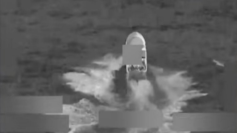 Американски военни удариха лодка с наркотици в Тихия океан (видео)