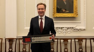 Форумът в Давос разследва изпълнителния си директор за връзки с Епстийн