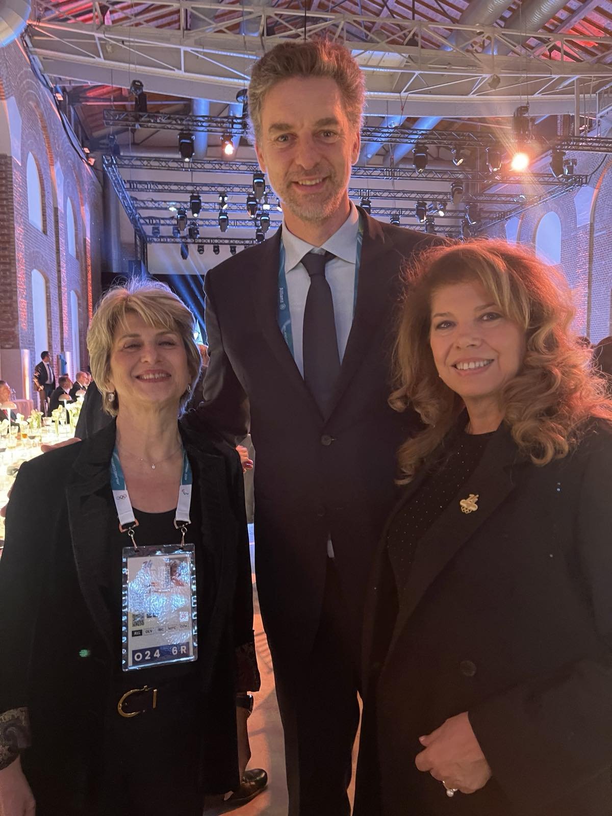 Весела Лечева и Илияна Йотова с Пау Гасол