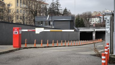 Омбудсманът иска преразглеждане на решението за спиране на буферните паркинги в София