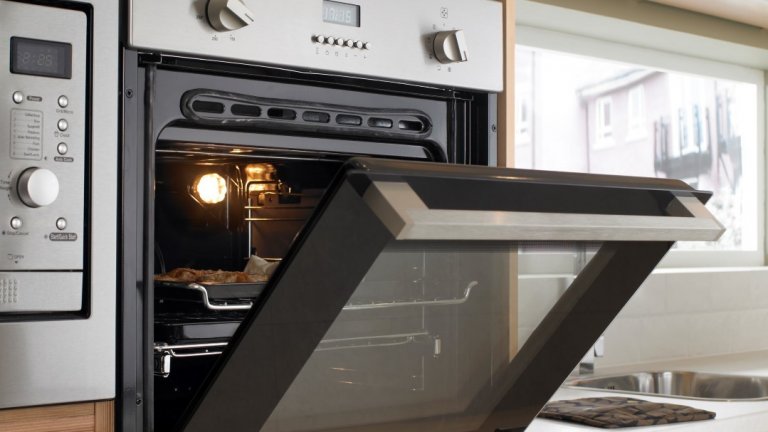 Знаете ли как да работите с нея: Кои са най-честите грешки при използването на фурна