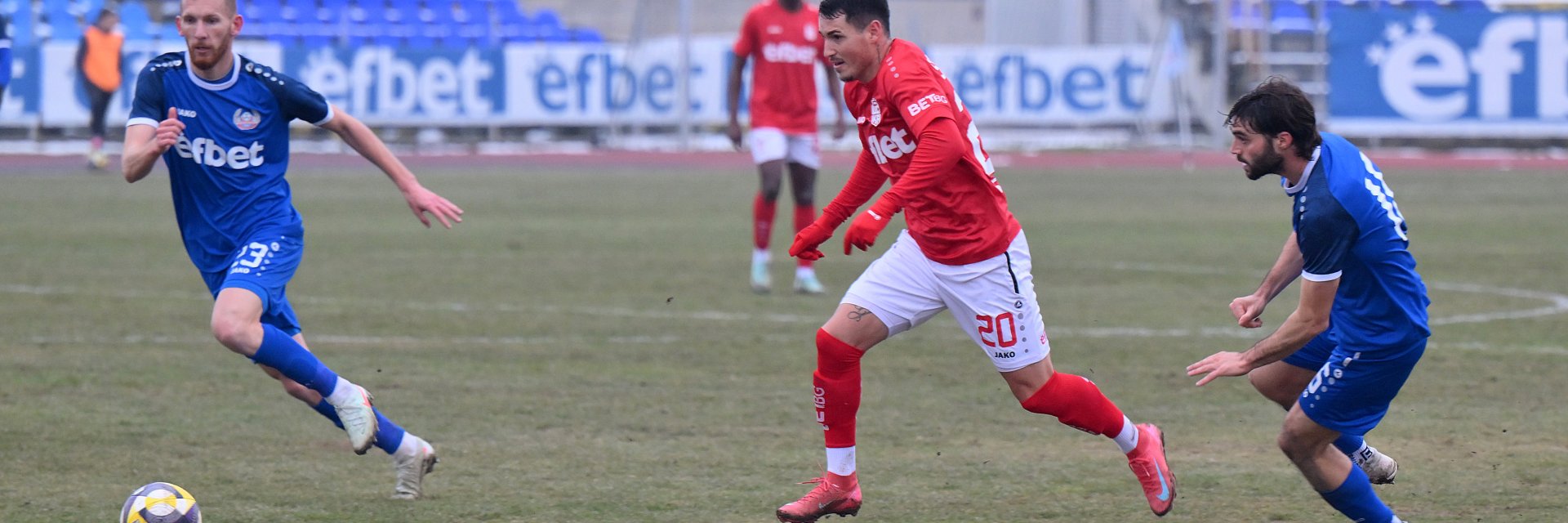 Автогол измъкна един от лидерите при рестарта на Първа лига