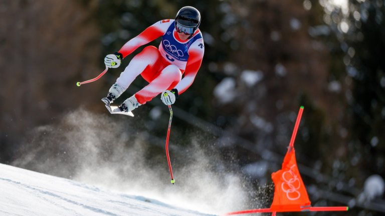 Първото злато е за Швейцария, някогашният дърводелец Фон Алмен е №1 в спускането